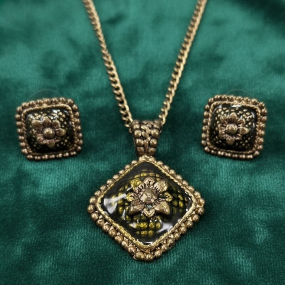 Vintage 60s Brass & Green Enamel Glass Floral Costume Jewelry Set Clip-ons